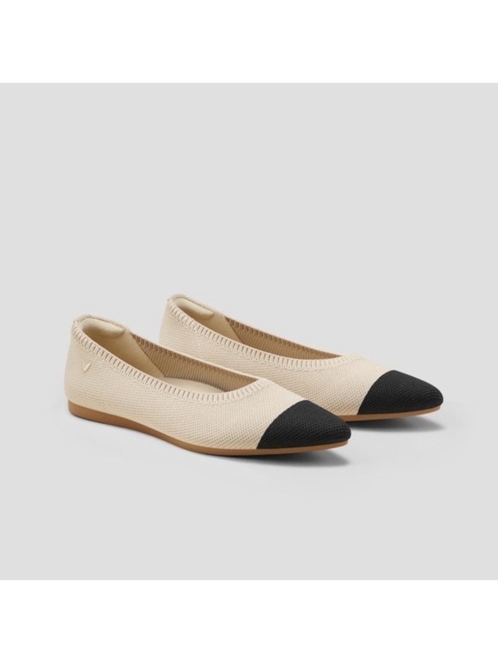 Vivaia Aria 5 Almond/Black Pointed Toe Ballet Flats Size 42 - Picture 2 of 16